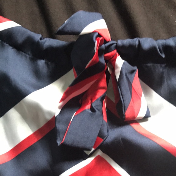 CHAPS petite navy USA multi colored lined tie up halter top. Brand New Size PXL. - Picture 4 of 9